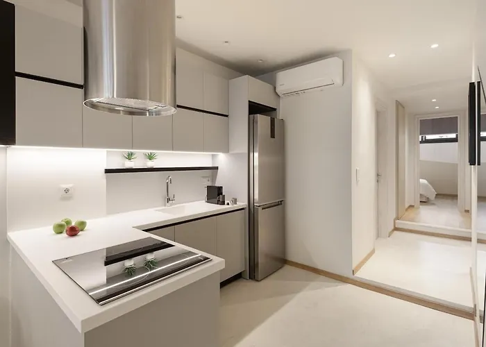 Innovative 2-br Futuristic Flat In Ladadika