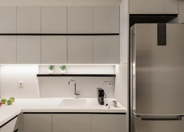 Daire Innovative 2-br Futuristic Flat In Ladadika *