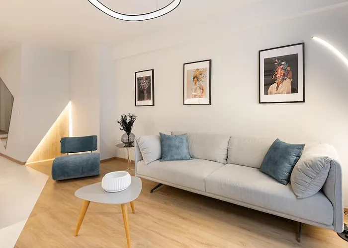 Lägenhet Innovative 2-br Futuristic Flat In Ladadika