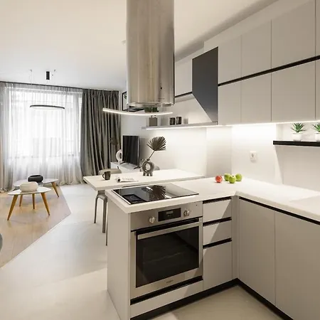 Innovative 2-br Futuristic Flat In Ladadika *