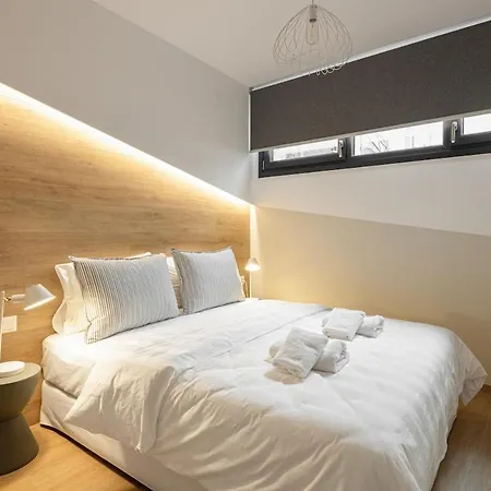 Innovative 2-br Futuristic Flat In Ladadika