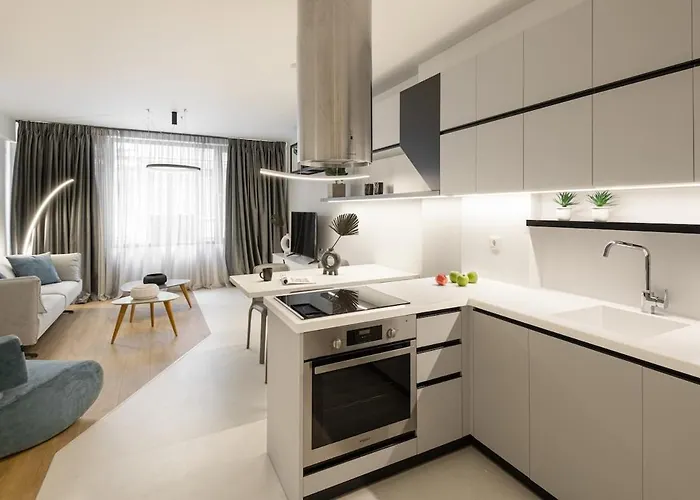 Innovative 2-br Futuristic Flat In Ladadika *