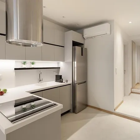 Innovative 2-br Futuristic Flat In Ladadika